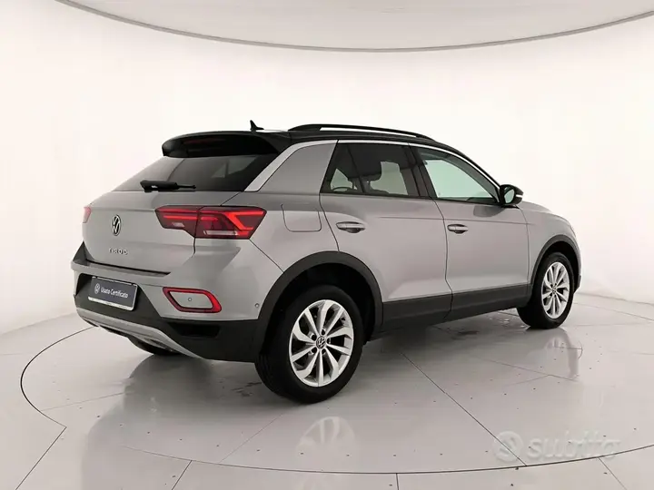 Volkswagen T-Roc 2024 photo 2