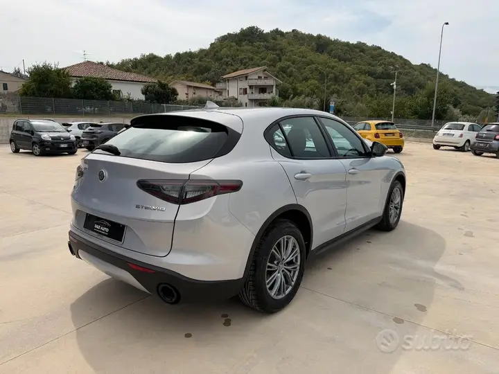 Alfa Romeo Stelvio 2023 photo 4