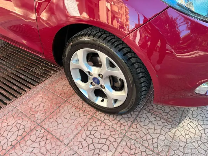 Ford Fiesta 2012 photo 4