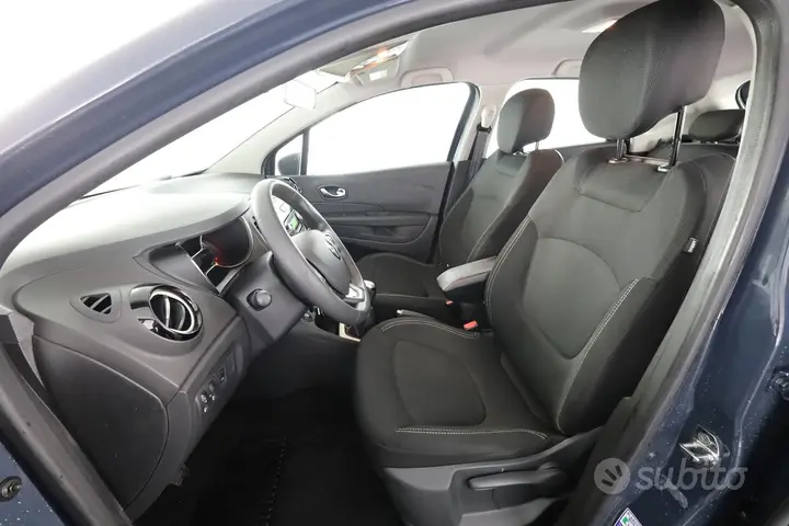 Renault Captur 2018 photo 2