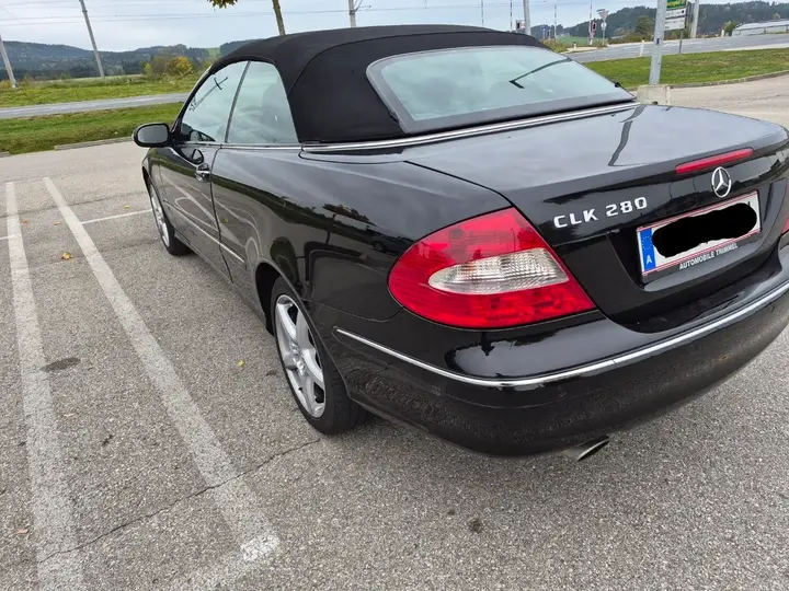 Mercedes-Benz Clk-Class 2005 photo 3