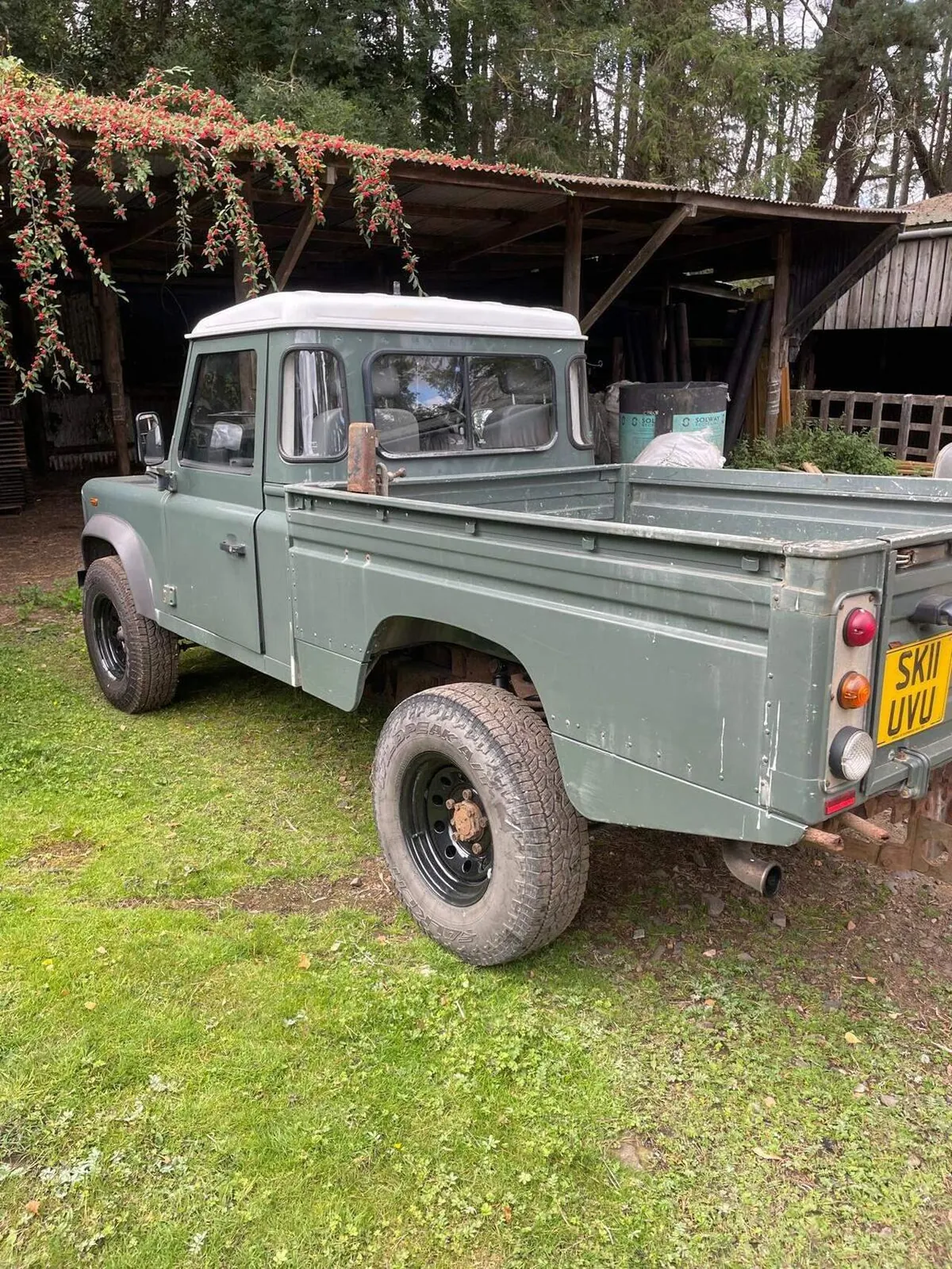 Land Rover Defender 110 2011 photo 4