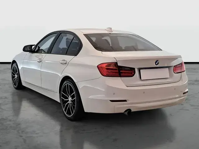 BMW 3 Series 2012 photo 3