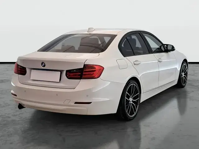 BMW 3 Series 2012 photo 4
