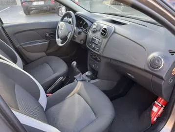 Dacia Logan 2015 photo 2