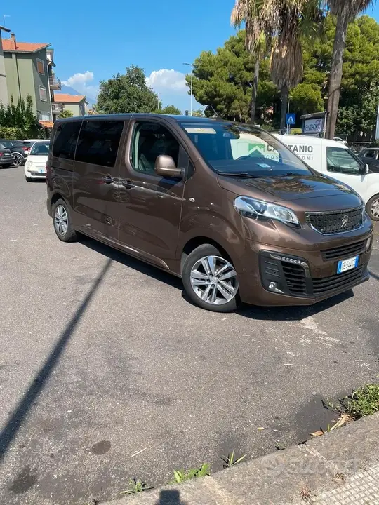 Peugeot Traveller