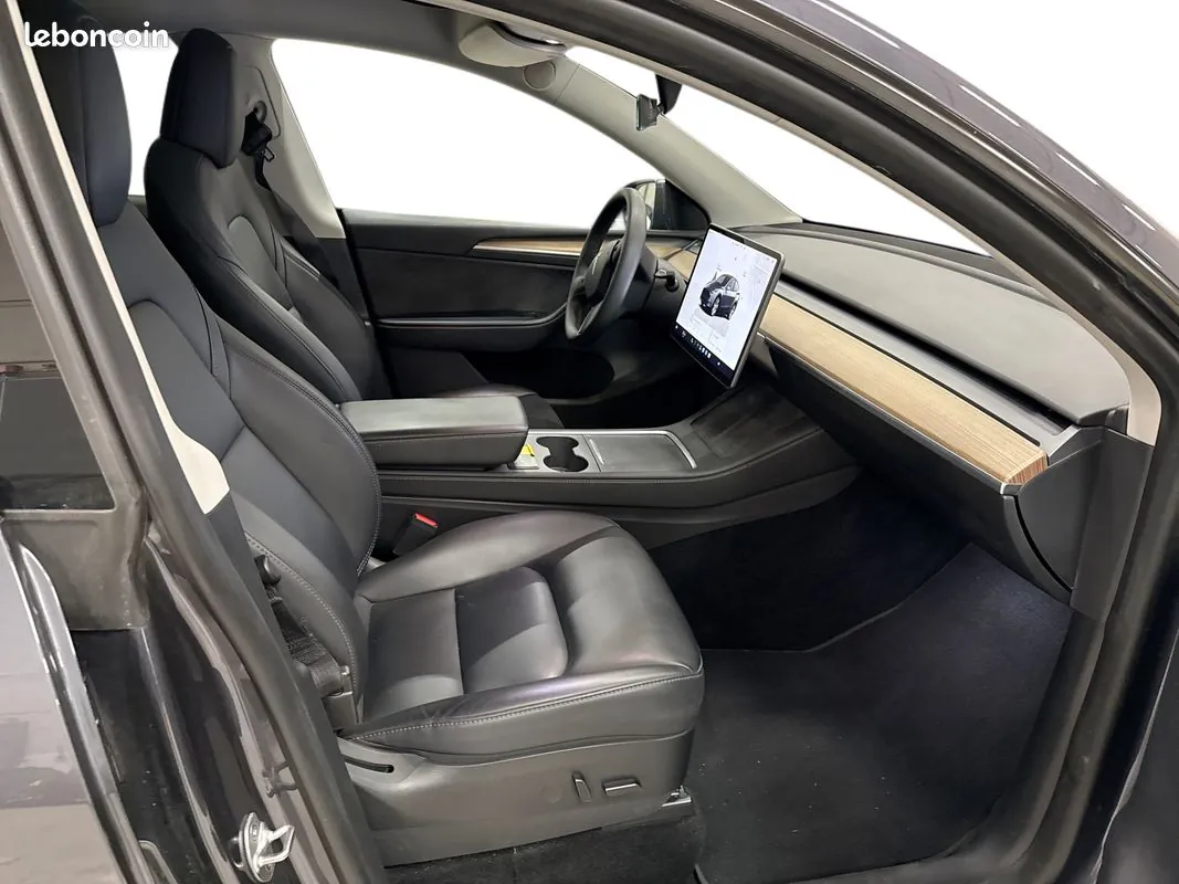 Tesla Model Y 2023 photo 4