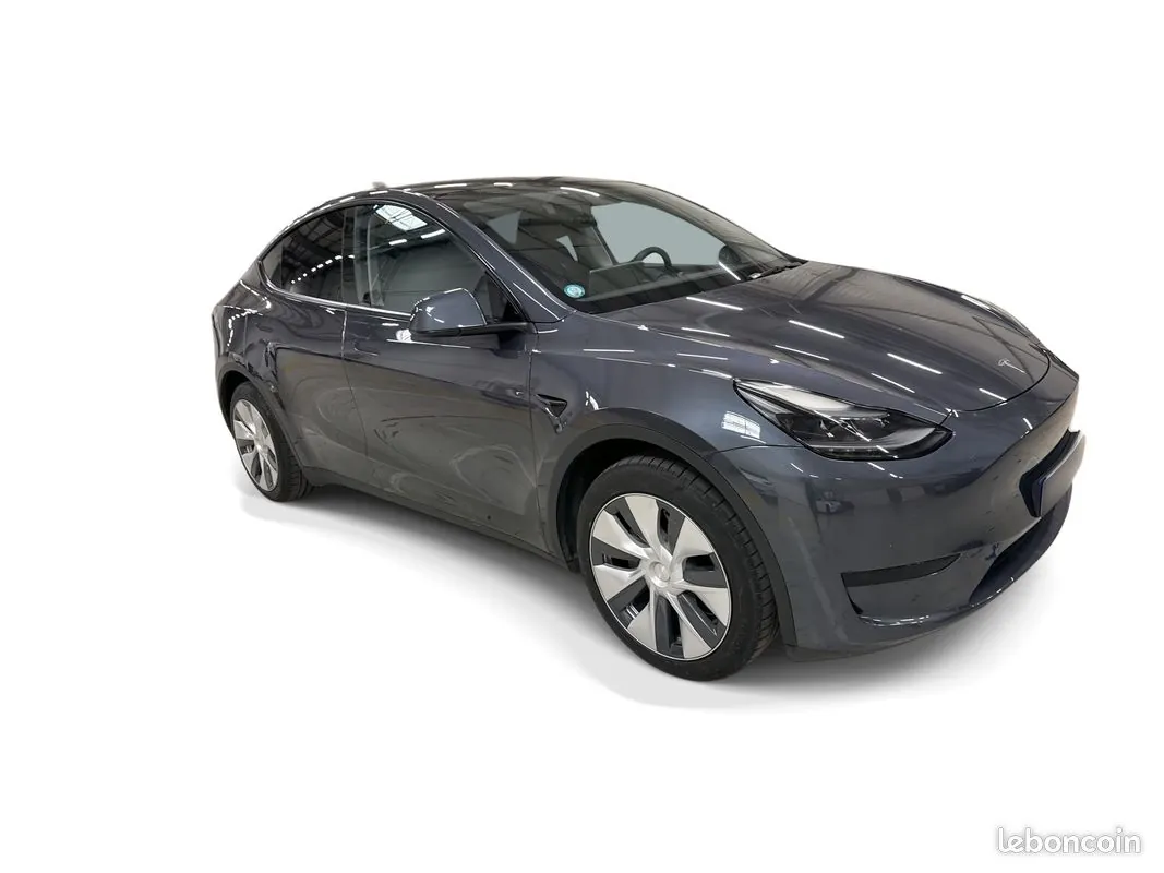 Tesla Model Y 2023 photo 3