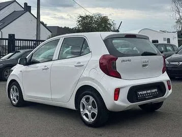 Kia Picanto 2023 photo 2