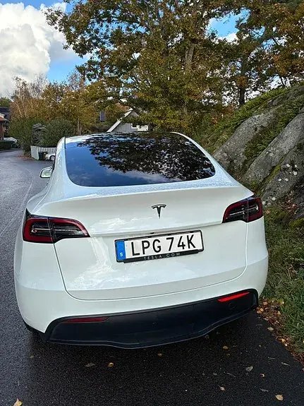 Tesla Model Y 2023 photo 3