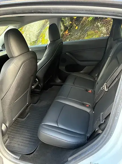 Tesla Model Y 2023 photo 4