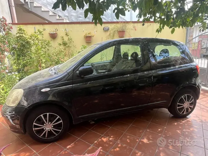 Toyota Yaris 2004 photo 2