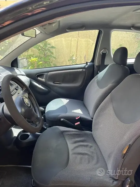 Toyota Yaris 2004 photo 5