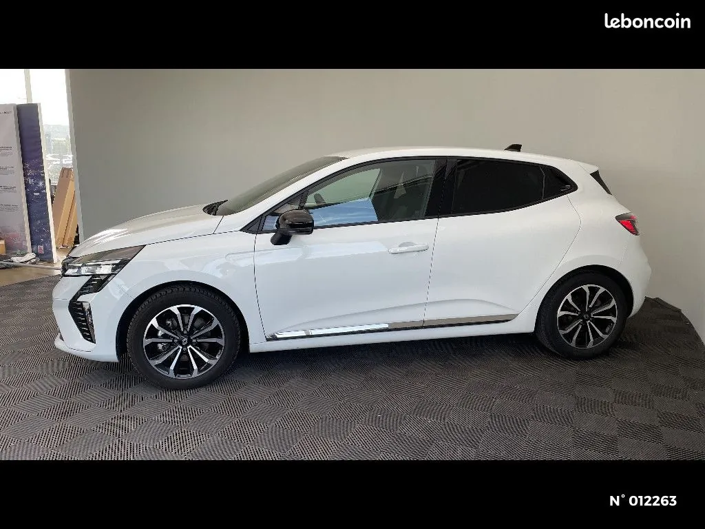 Renault Clio 2024 photo 2