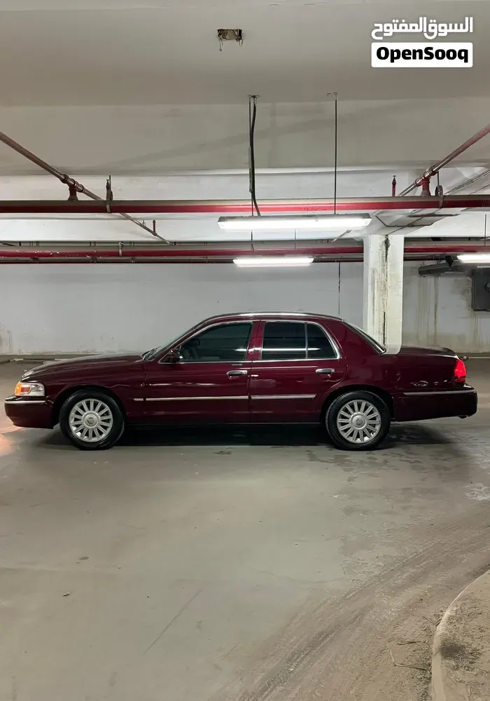 Ford Crown Victoria 2009 photo 4