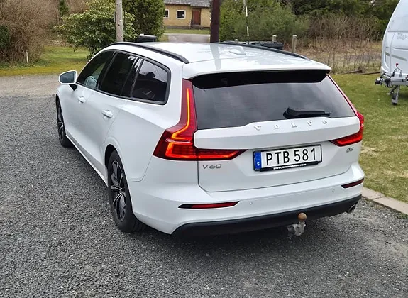 Volvo V60 2019 photo 2