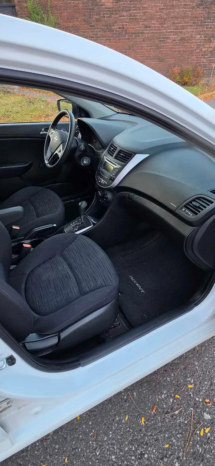 Hyundai Accent 2017 photo 4