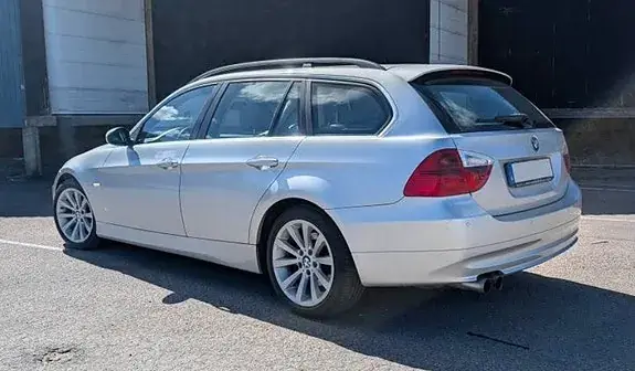BMW 325I 2008 photo 4