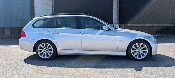 BMW 325I 2008 photo 2