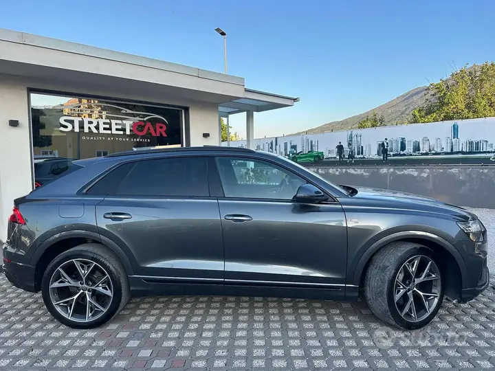 Audi Q8 2018 photo 2