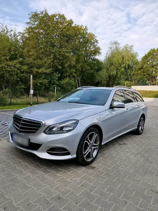 Mercedes-Benz E220
