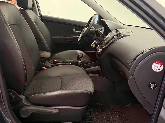 Kia Ceed 2012 photo 3
