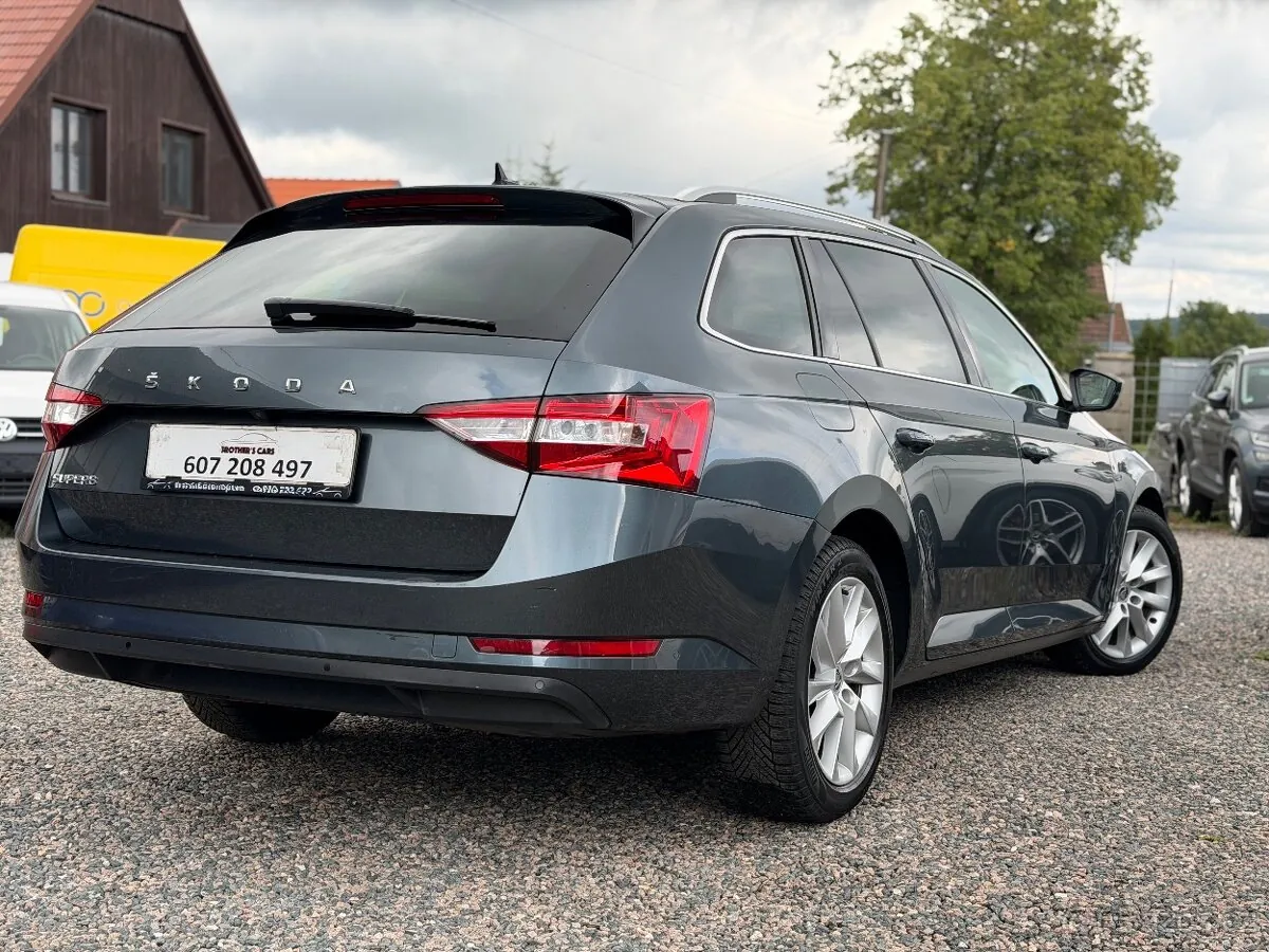 Skoda Superb 2021 photo 2