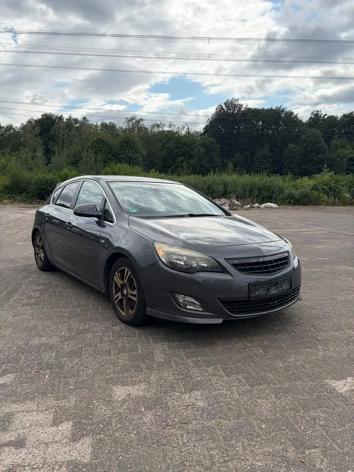 Opel Astra J