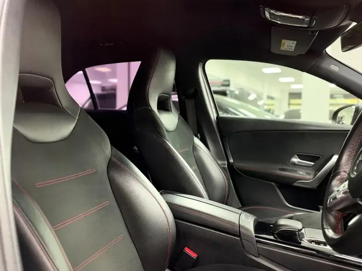 Mercedes-Benz A-Class 2018 photo 2