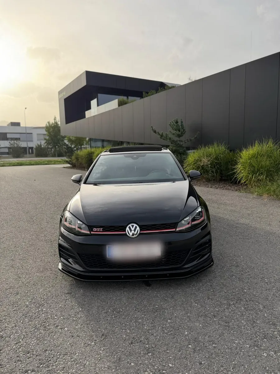 Volkswagen Golf 2019 photo 2