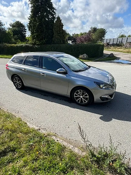 Peugeot 308 2015 photo 2
