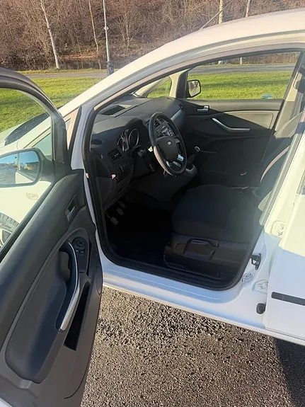 Ford C-Max 2010 photo 2
