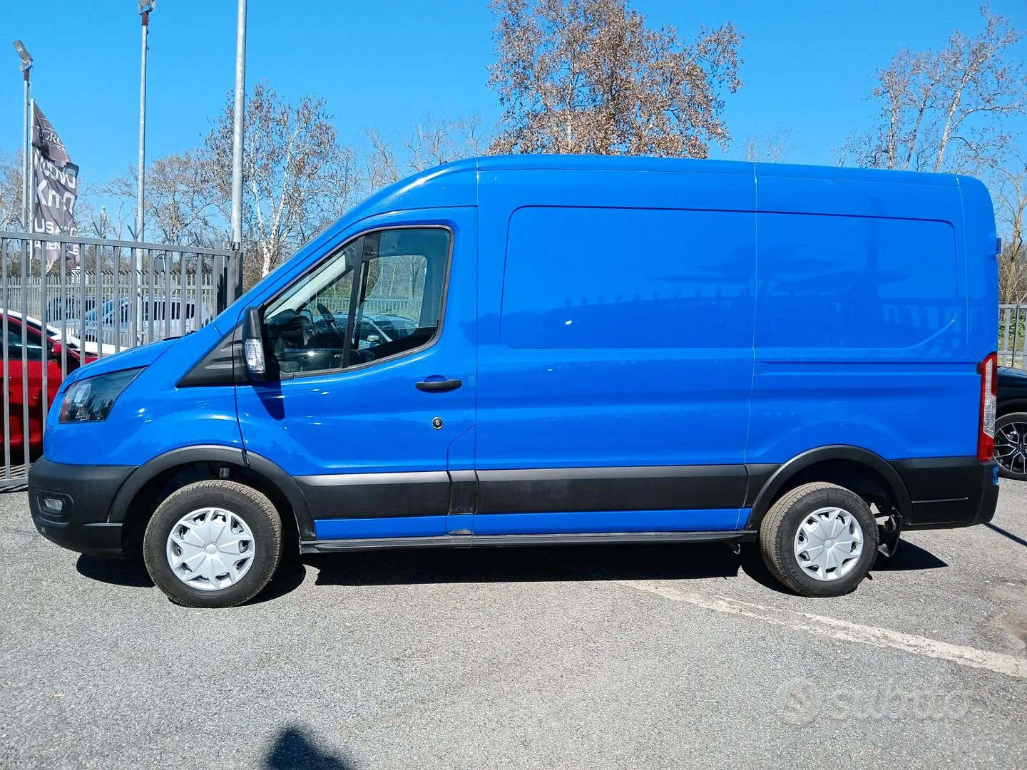 Ford Transit 2023 photo 2