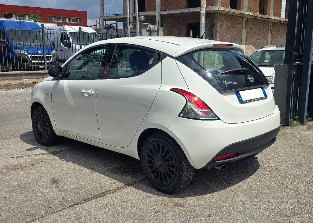 Lancia Ypsilon 2014 photo 4