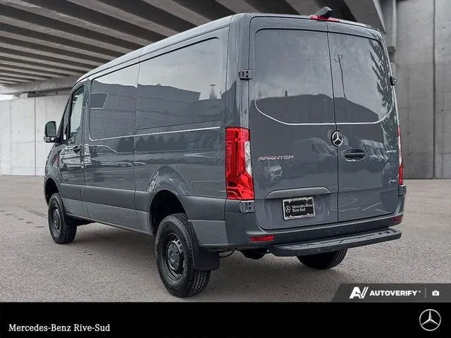 Mercedes-Benz Sprinter 2023 photo 3