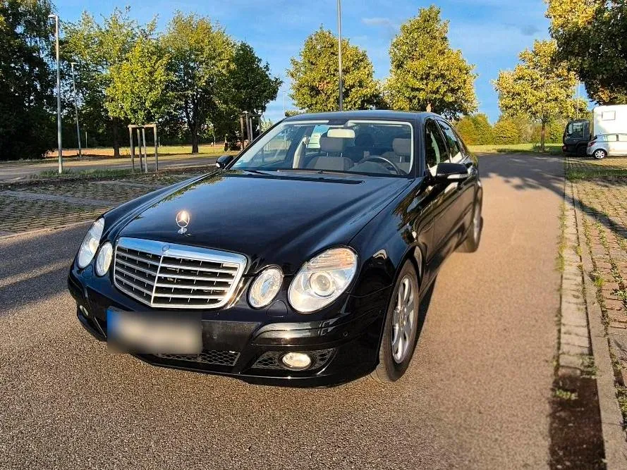 Mercedes-Benz E230