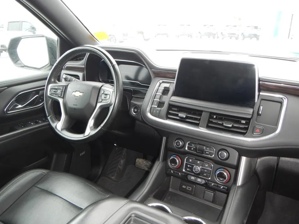 Chevrolet Suburban 2023 photo 4