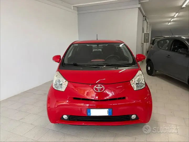 Toyota Iq 2011 photo 2