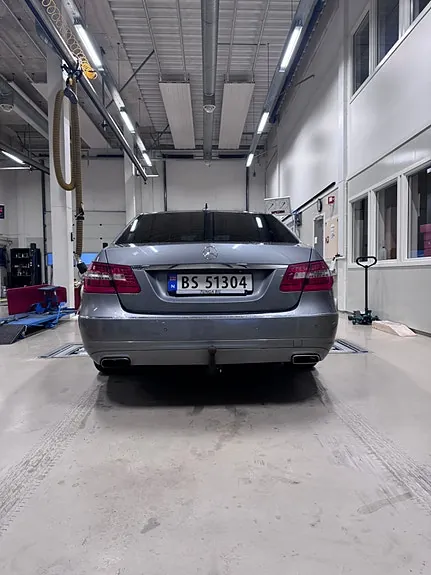 Mercedes-Benz E220 2011 photo 3