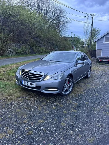 Mercedes-Benz E220 2011 photo 2
