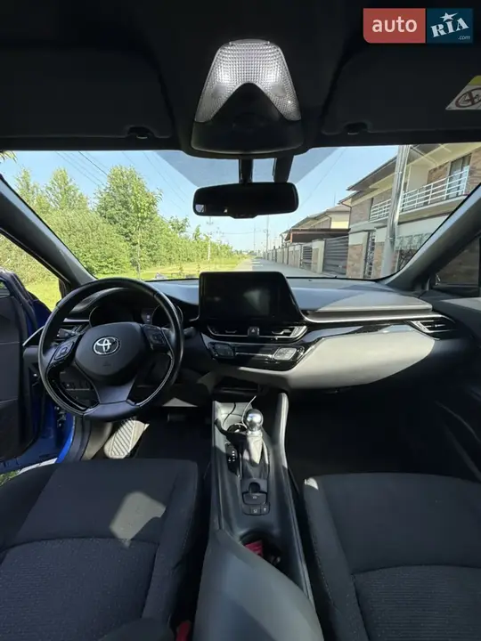 Toyota C-Hr 2019 photo 3