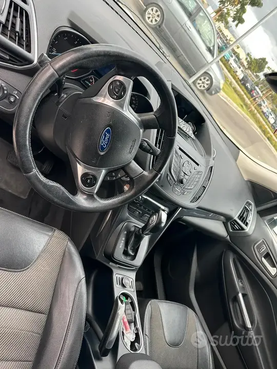 Ford Kuga 2015 photo 3