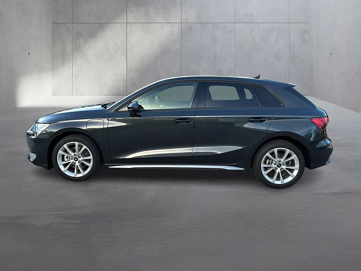 Audi A3 2025 photo 2