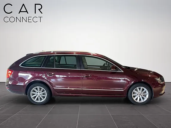 Skoda Superb 2014 photo 3