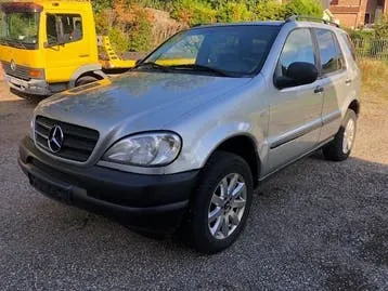 Mercedes-Benz Ml230 1999 photo 2