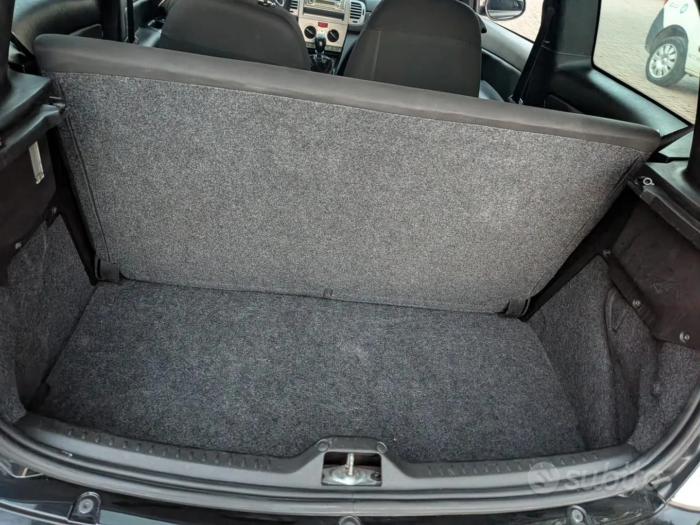 Lancia Ypsilon 2011 photo 2