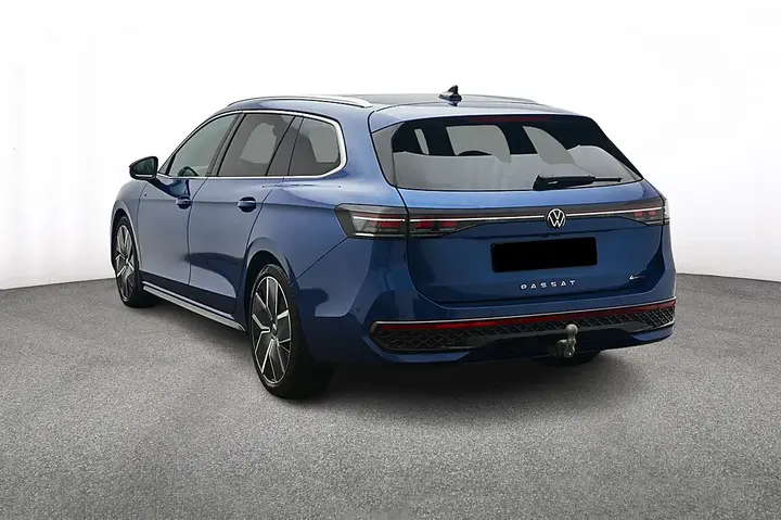Volkswagen Passat Variant 2025 photo 2