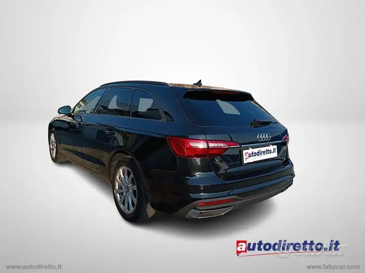 Audi A4 2022 photo 2