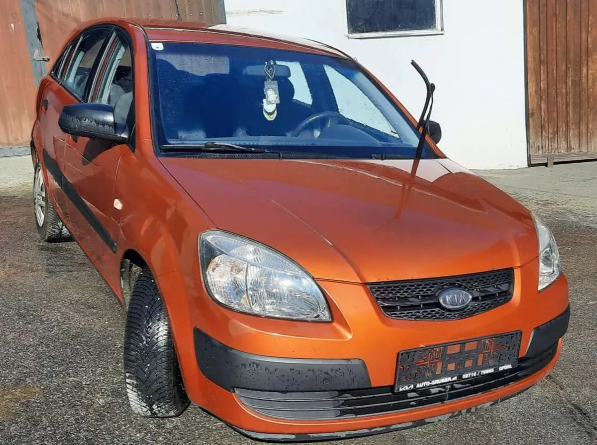 Kia Rio 2006 photo 2