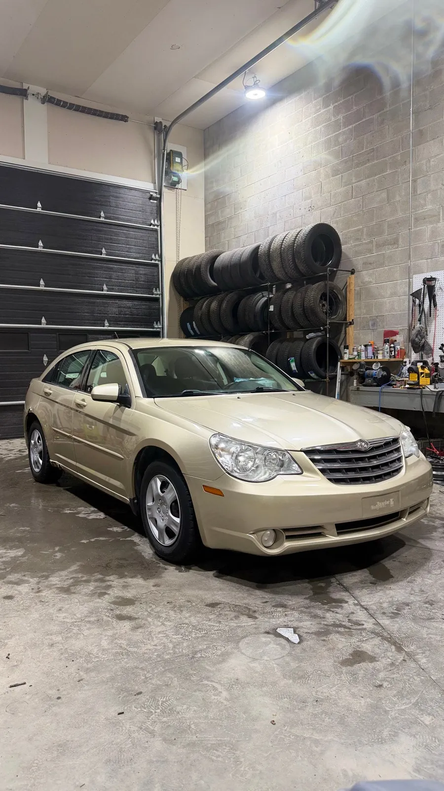 Chrysler Sebring 2010 photo 2